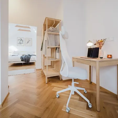 Days - Attic Maisonette - Workspace - Netflix - Vinohrady Apartmán Praha