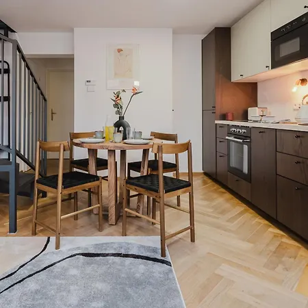 Prague Days - Attic Maisonette With Workspace And Netflix In Vinohrady *