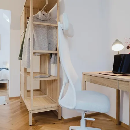 Days - Attic Maisonette - Workspace - Netflix - Vinohrady Apartment